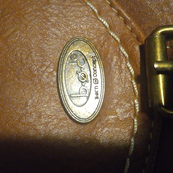 Like New Born Concepts vegan leather shoulder bag - Picture 2 of 5